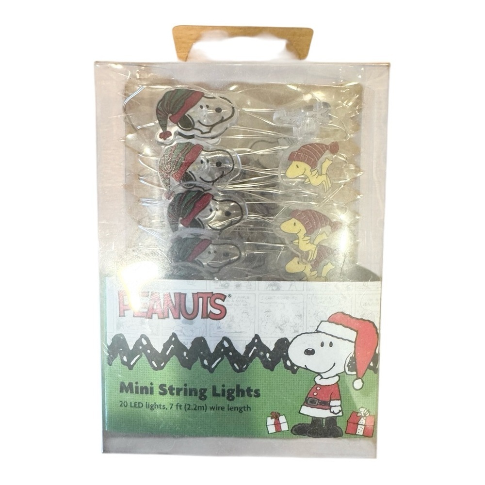 🌈 6/$60 NWT Peanuts Mini String Lights With Snoopy and Woodstock Battery Powered